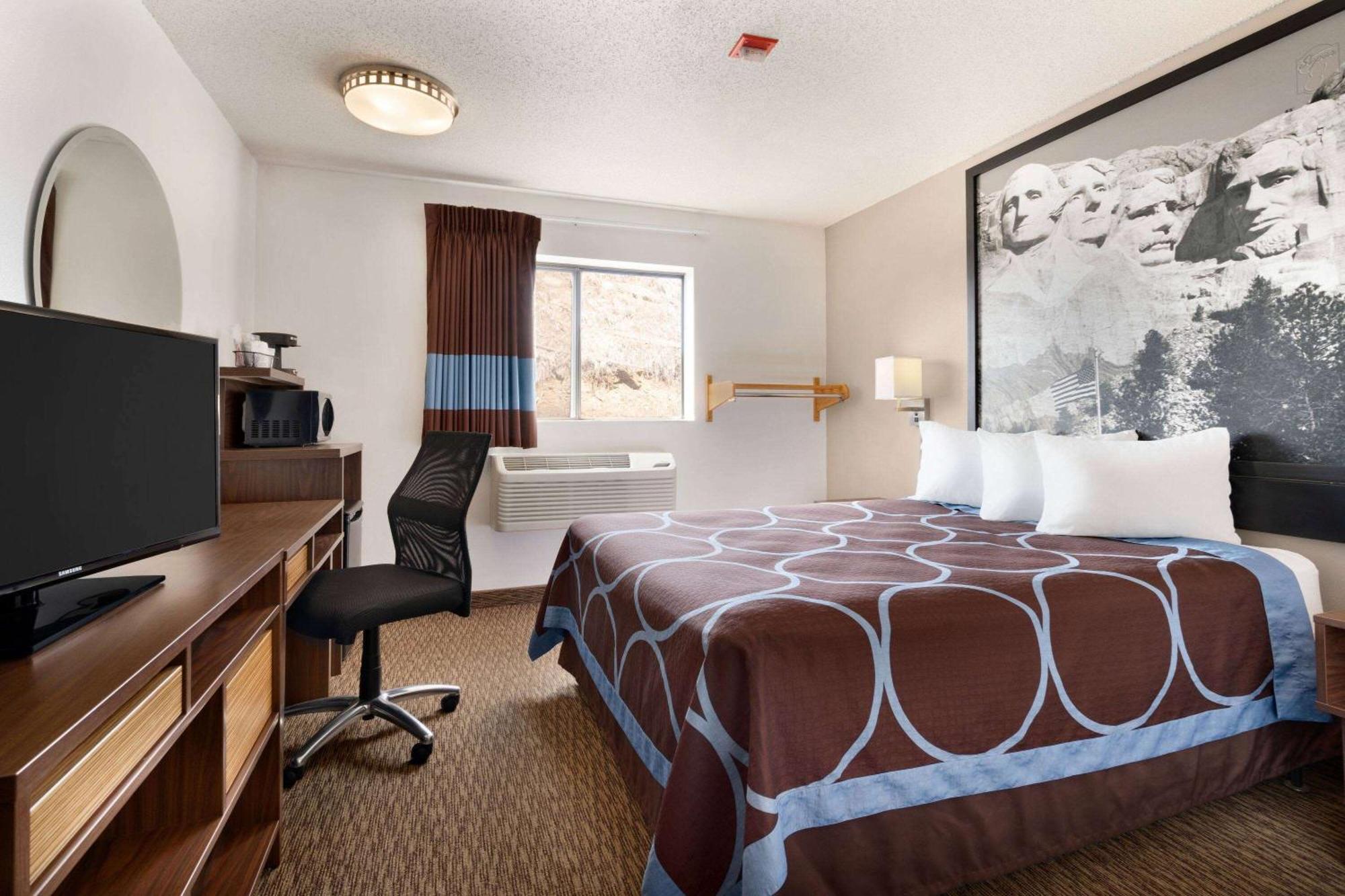 Super 8 By Wyndham Custer/Crazy Horse Area Hotell Exteriör bild